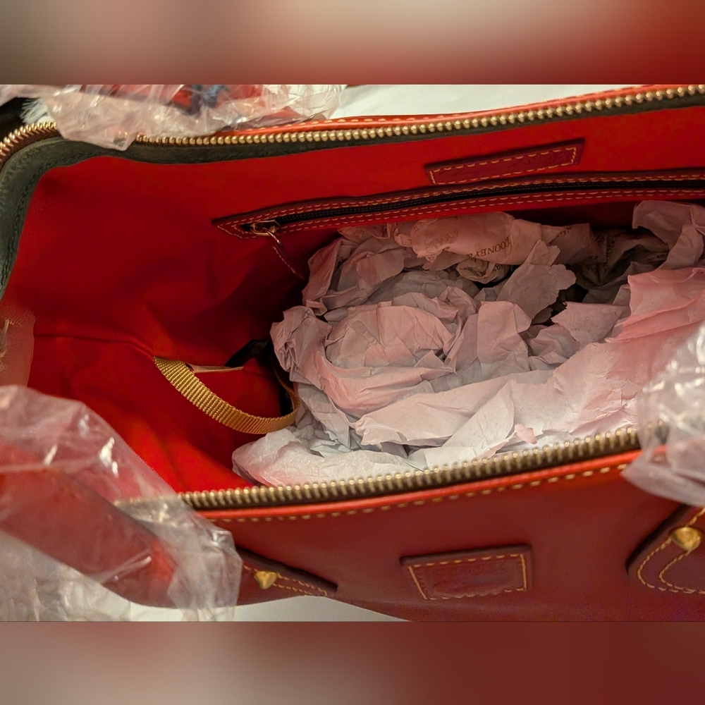 Dooney and Bourke Florentine Tulip Shopper Tote in RED Nwt - Picture 8 of 9